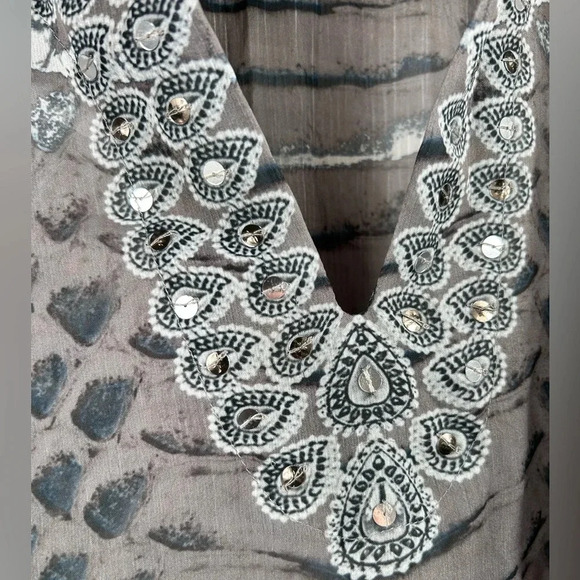 Cream beach pool coverup, XL-2XL, vneck, embellishments, Resortwear Vacation - Picture 5 of 9